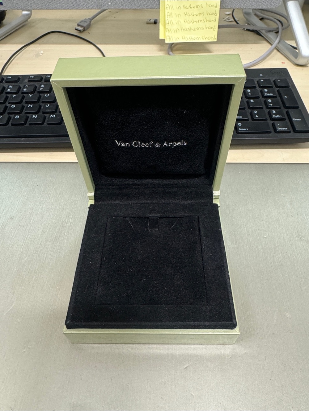 Van Cleef & Arpels Pendant Box